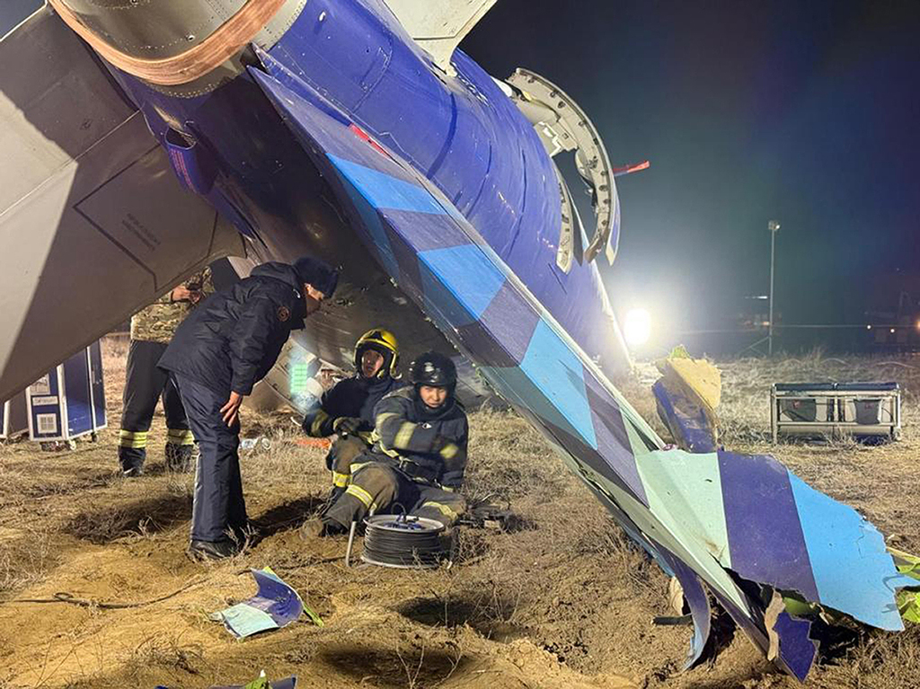 寻求客观查阿塞拜疆空难  俄罗斯拒认误击阿航客机